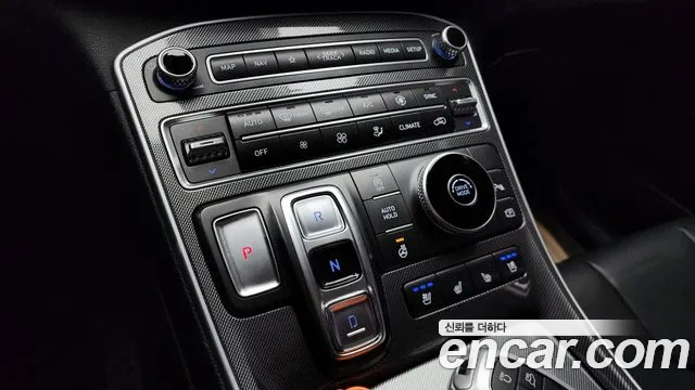 Hyundai Santafe 2022 — фото 9