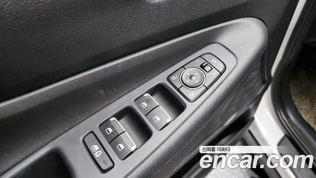 Hyundai Santafe 2022 — фото 18