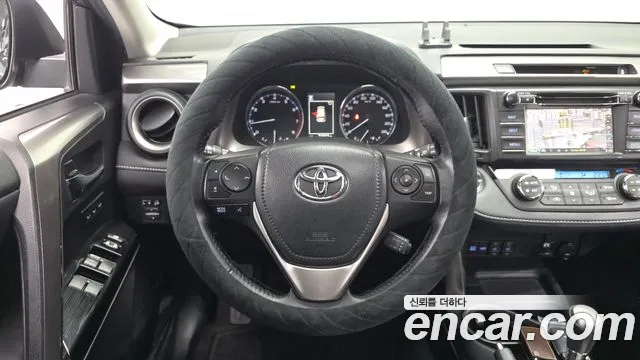 Toyota RAV4 2016 — фото 17