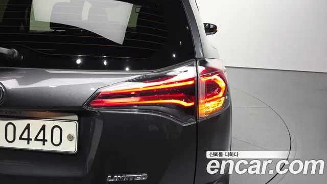 Toyota RAV4 2016 — фото 8