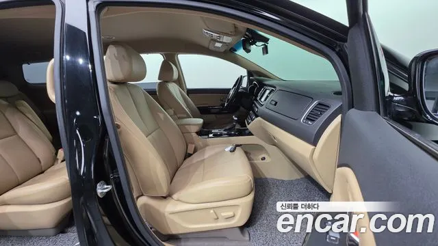 Kia Canival 2019 — фото 10