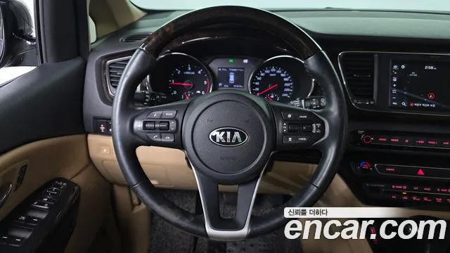 Kia Canival 2019 — фото 12