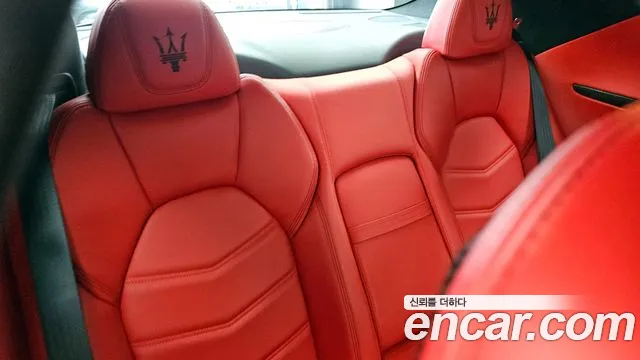 Maserati GranTurismo 2019 — фото 18