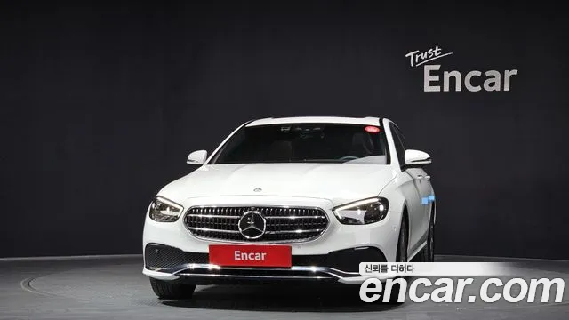 Mercedes-Benz E-Class 2022 — фото 3