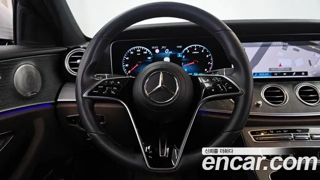 Mercedes-Benz E-Class 2022 — фото 19