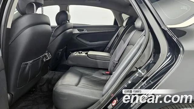 Hyundai Genesis 2015 — фото 12