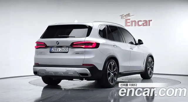 BMW X5 2022 — фото 1