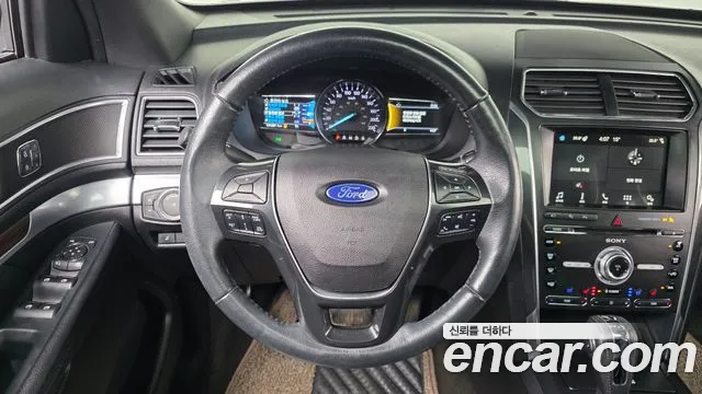 Ford Explorer 2018 — фото 19