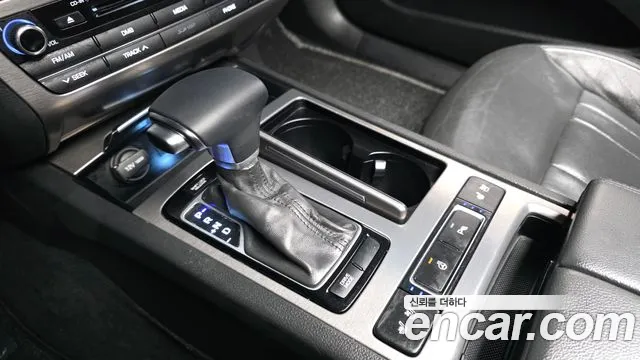 Hyundai Genesis 2015 — фото 12