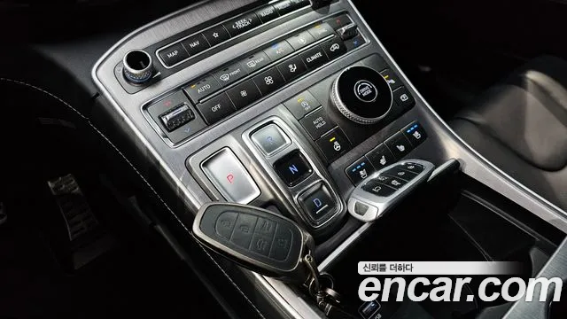 Hyundai Santafe 2023 — фото 12