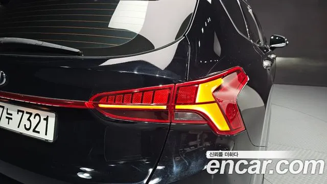 Hyundai Santafe 2023 — фото 9