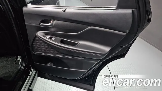 Hyundai Santafe 2023 — фото 15