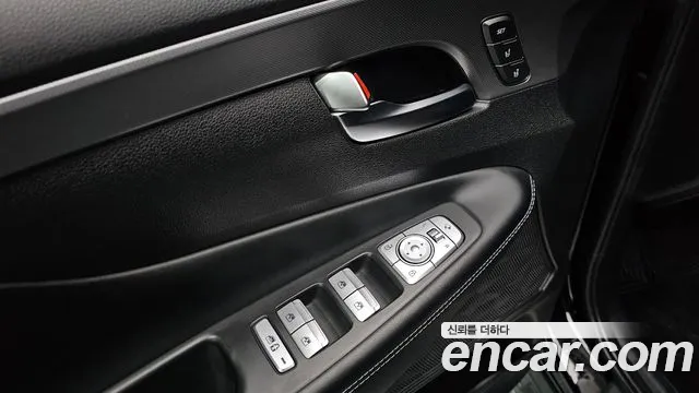 Hyundai Santafe 2023 — фото 16
