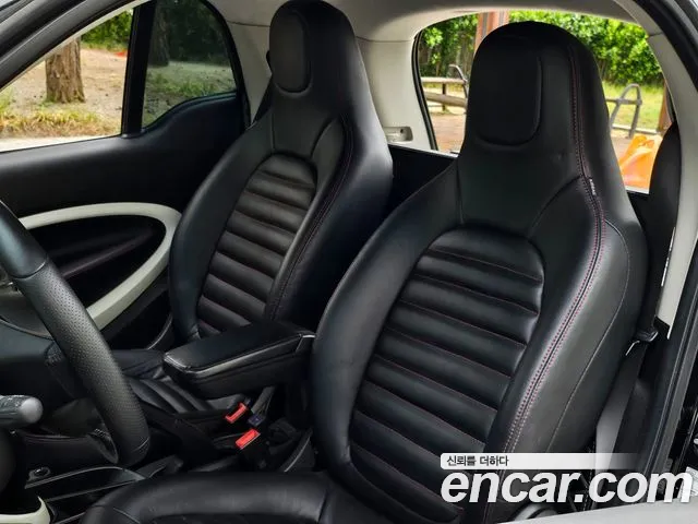 Smart Fortwo 2015 — фото 16