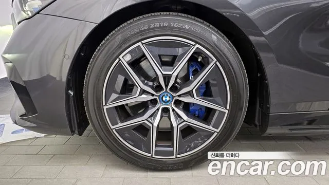 BMW i5 2024 — фото 5