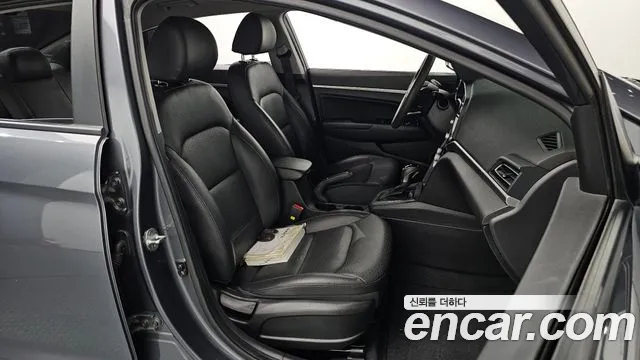 Hyundai AVANTE 2020 — фото 11
