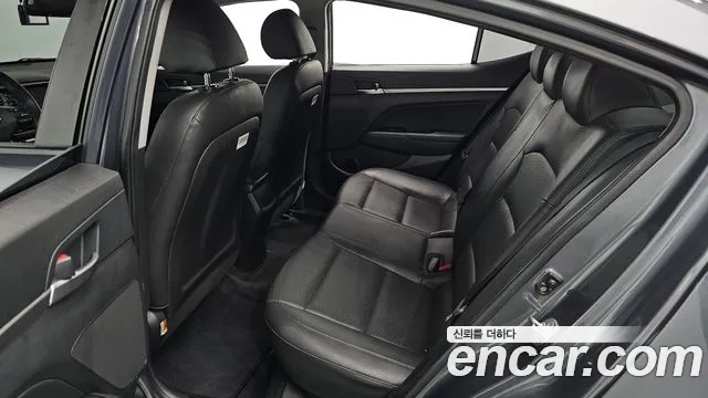 Hyundai AVANTE 2020 — фото 12