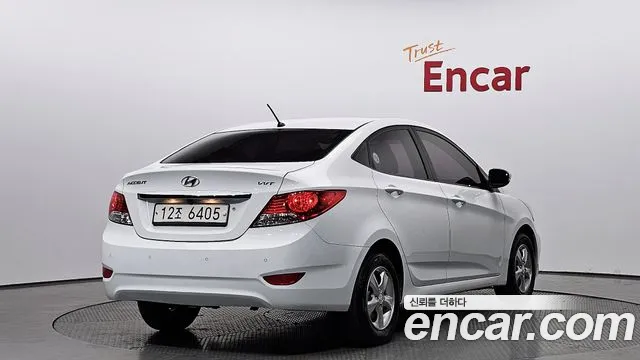 Hyundai Accent 2011 — фото 1