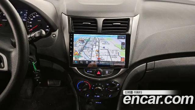 Hyundai Accent 2011 — фото 17