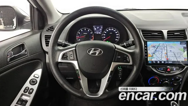 Hyundai Accent 2011 — фото 18