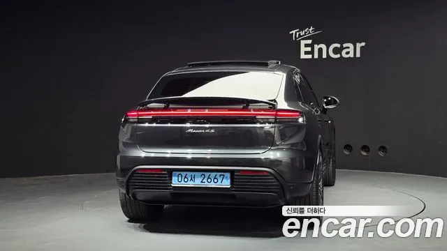 Porsche Macan 2025 — фото 4