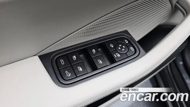 Porsche Macan 2025 — фото 20