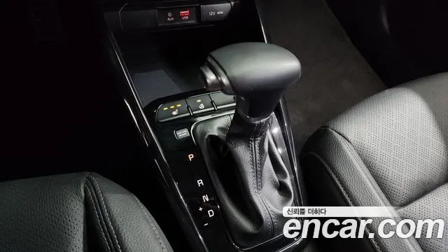 Kia Stonic 2018 — фото 12