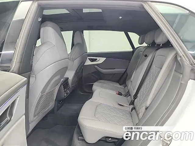 Audi Q8 2021 — фото 12