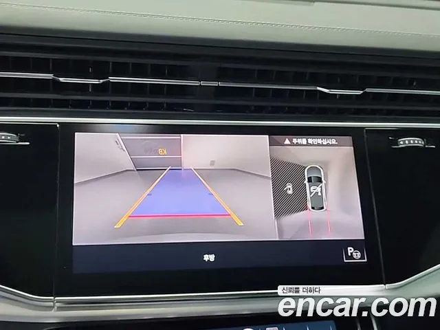 Audi Q8 2021 — фото 16
