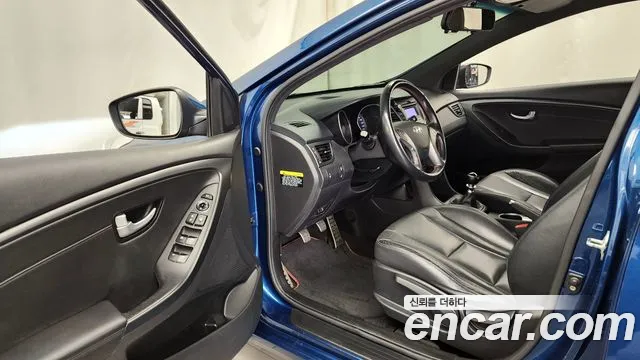 Hyundai i30 2015 — фото 10