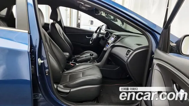 Hyundai i30 2015 — фото 11