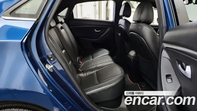 Hyundai i30 2015 — фото 12
