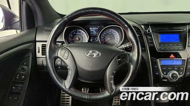 Hyundai i30 2015 — фото 13