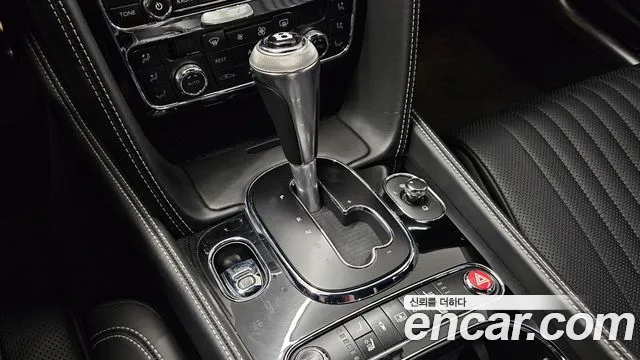 Bentley Flying Spur 2017 — фото 9