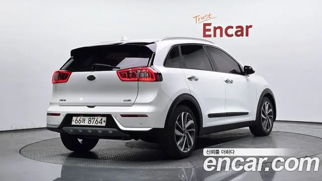 Kia Niro 2018 — фото 2
