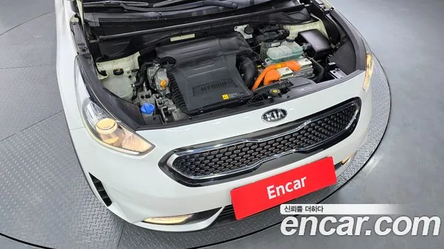 Kia Niro 2018 — фото 6