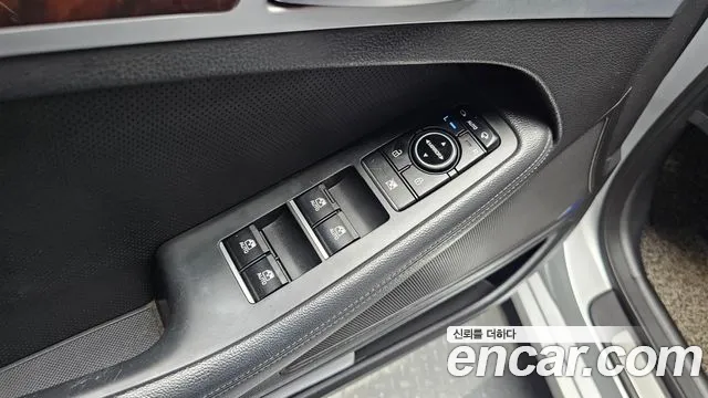 Hyundai Genesis 2015 — фото 18