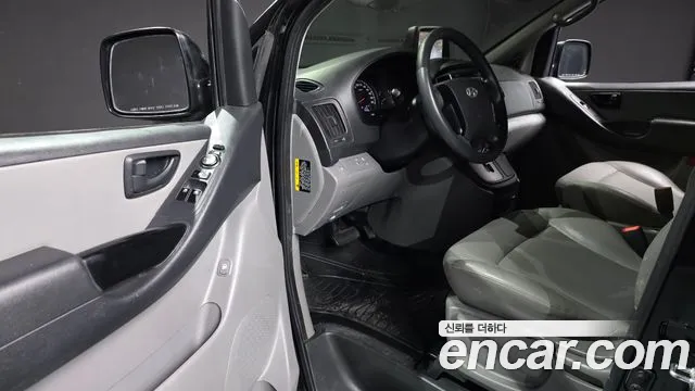 Hyundai Starex 2017 — фото 10
