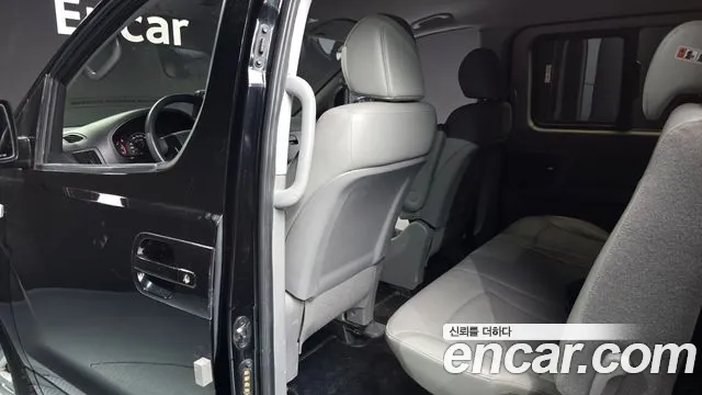 Hyundai Starex 2017 — фото 11