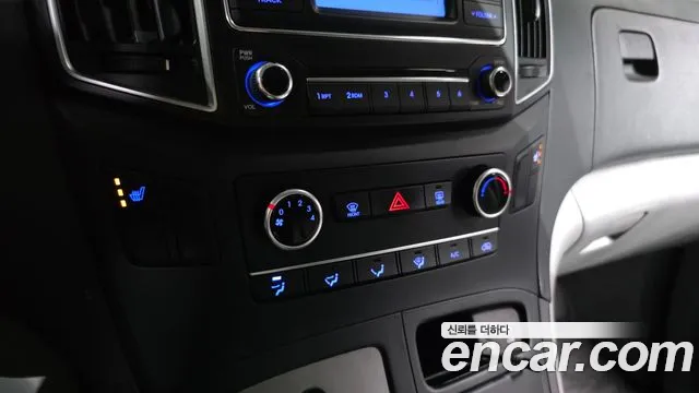 Hyundai Starex 2017 — фото 17