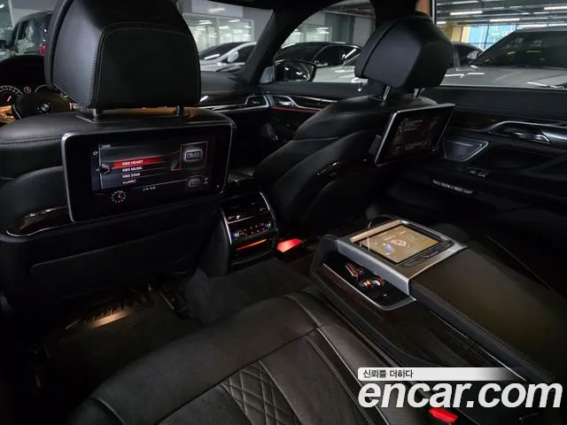 BMW 7-Series 2016 — фото 11