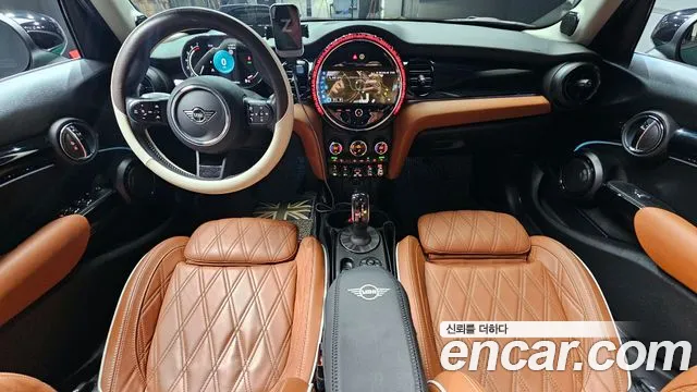 Mini Cooper 2024 — фото 10