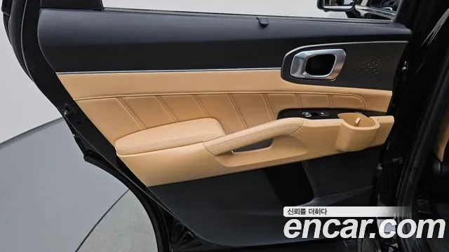 Kia Sorento 2023 — фото 14