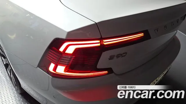 Volvo S90 2024 — фото 9