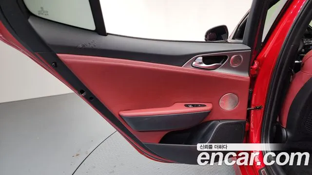 Kia Stinger 2018 — фото 15