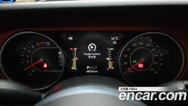 Jeep Wrangler 2020 — фото 11