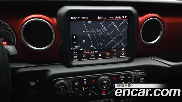 Jeep Wrangler 2020 — фото 20