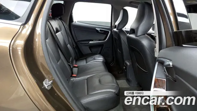 Volvo XC60 2015 — фото 11