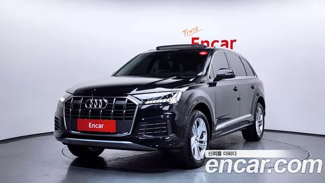 Audi Q7 2023 — фото 1