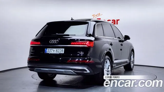 Audi Q7 2023 — фото 2